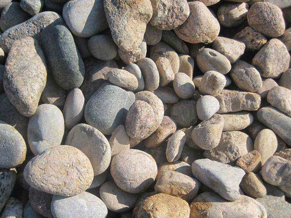 河南河卵石破碎機(jī)廠家好評如潮，靠的是什么？