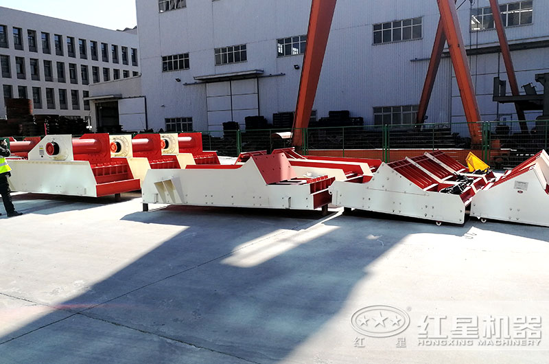 振動(dòng)給料機(jī)現(xiàn)貨供應(yīng)，型號(hào)全