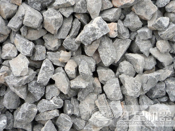 粉碎石灰石建議使用的大型礦石破碎機(jī)是鱷嘴式的，還是錘式的？