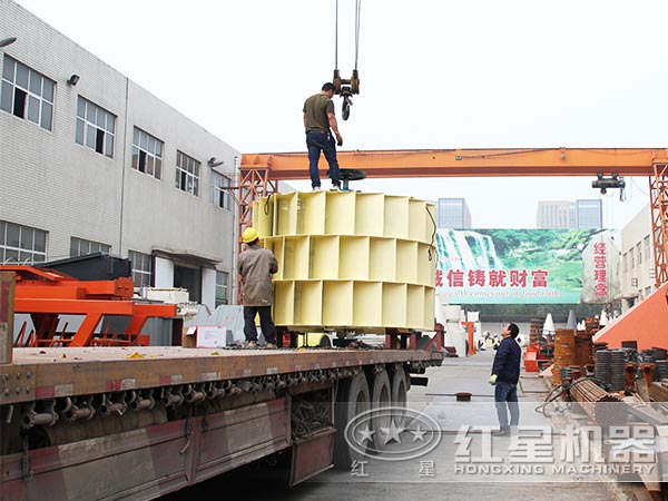 大型洗砂機(jī)裝車發(fā)貨現(xiàn)場(chǎng)