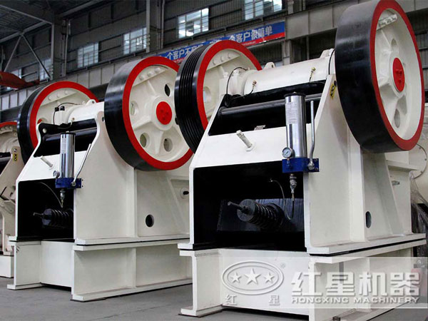大型石頭顎破碎機(jī)市價多錢？（內(nèi)附高清顎破作業(yè)視頻）
