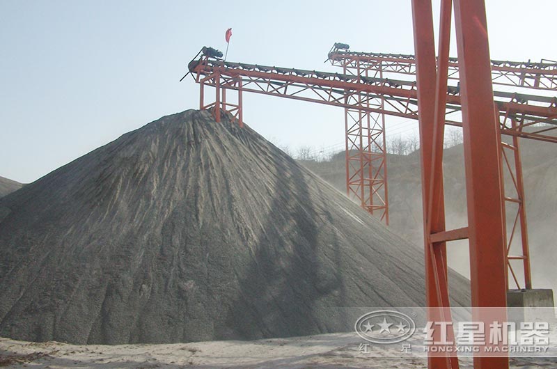 沙場專業(yè)磨砂機，移動的更高產(chǎn)環(huán)保