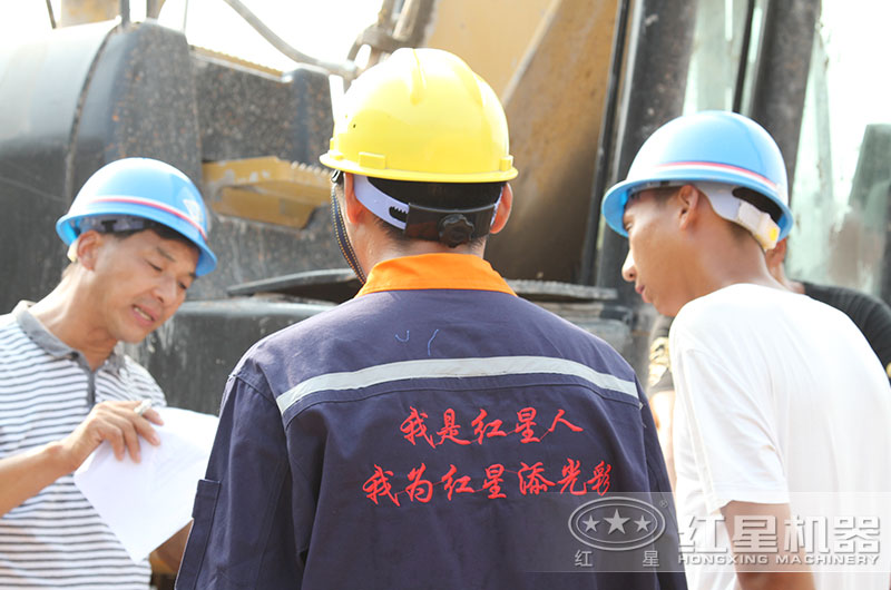 紅星技術(shù)經(jīng)理現(xiàn)場(chǎng)指導(dǎo)用戶(hù)安裝及操作