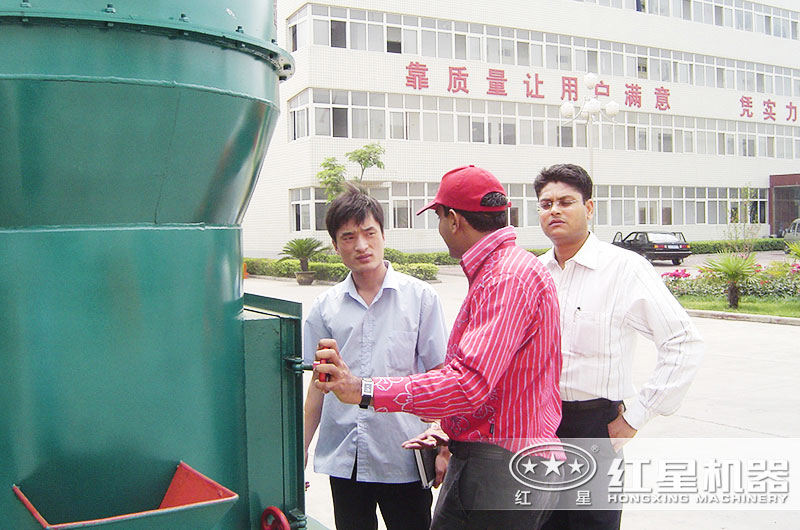 每天10噸的打石粉機器哪兒有？環(huán)保嗎？