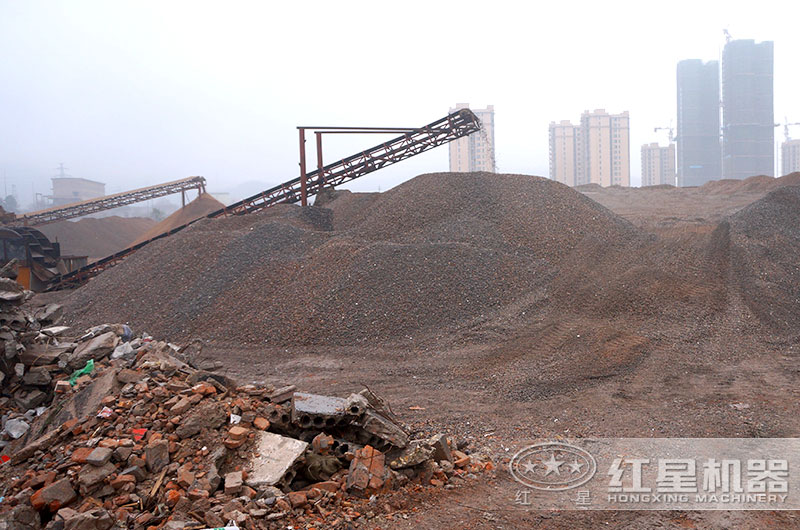 建筑垃圾變廢為磚設(shè)備多少錢(qián)，建筑垃圾做的磚多少錢(qián)一塊？
