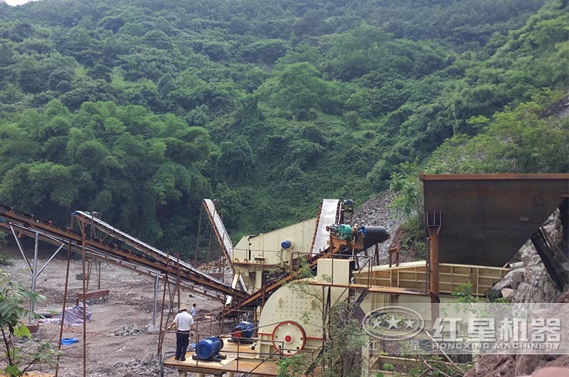 1615型重錘式破碎機生產(chǎn)能力如何，報價是多少