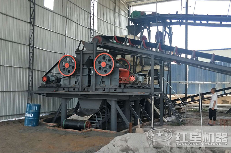 顎式碎裂設備的顎板有什么作用？宜采用哪種材料制作？